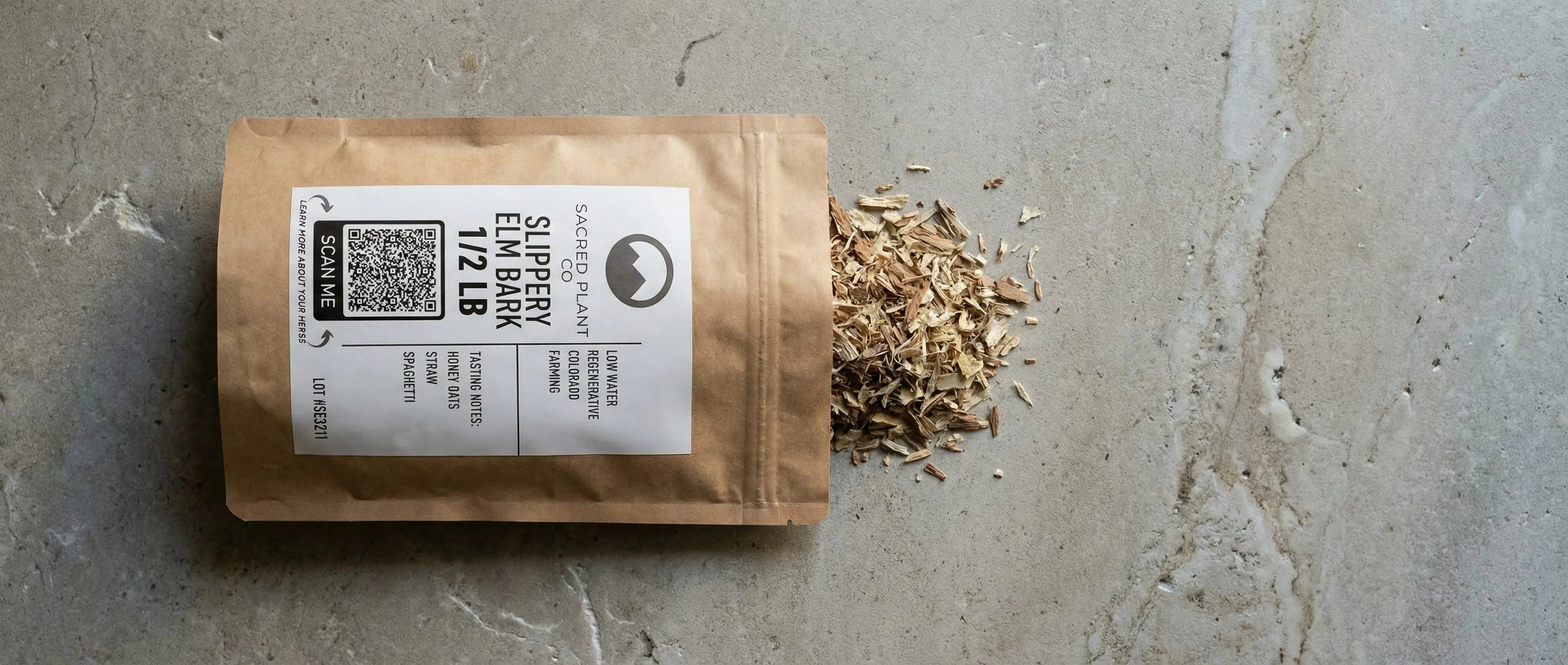 Close-up of shredded Ulmus rubra inner bark, displaying the light color and fibrous structure indicative of high mucilage content.